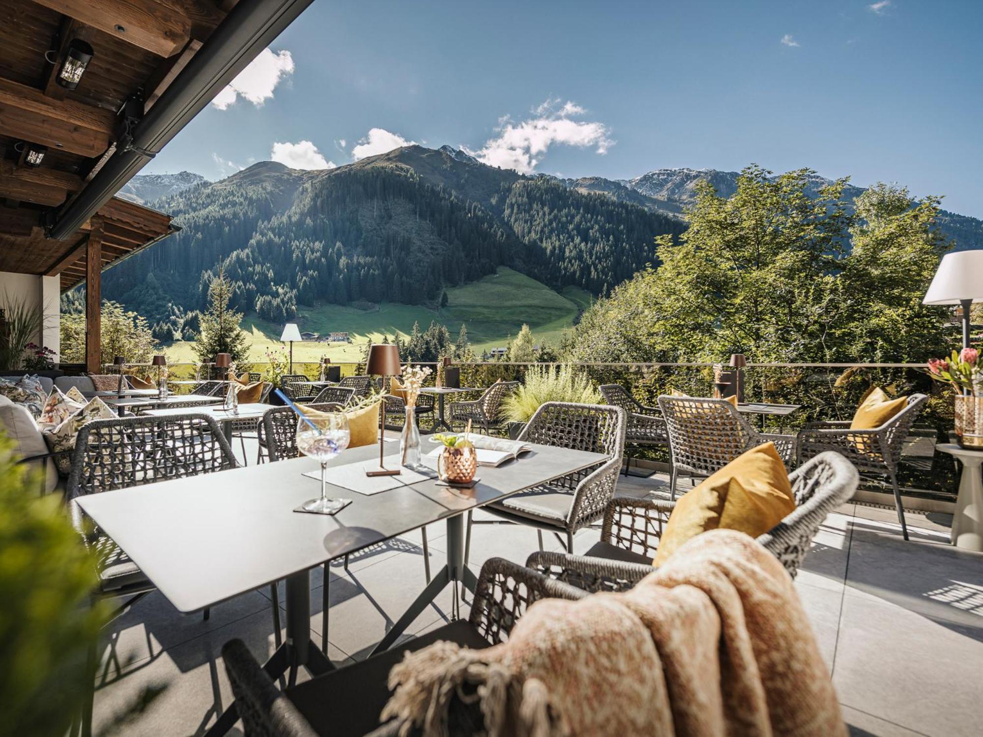 Hotel Bergkristall Zillertal - Adults Only 14 Years Plus Hippach Exterior foto